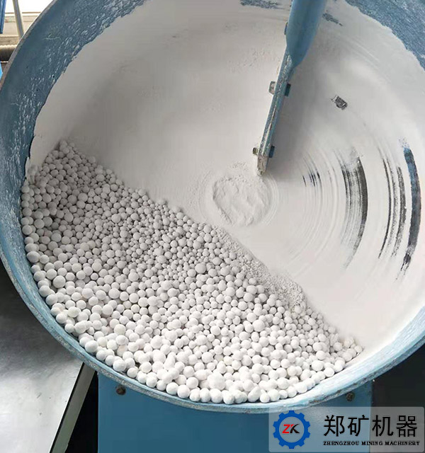 實驗盤式成球機工作現場圖